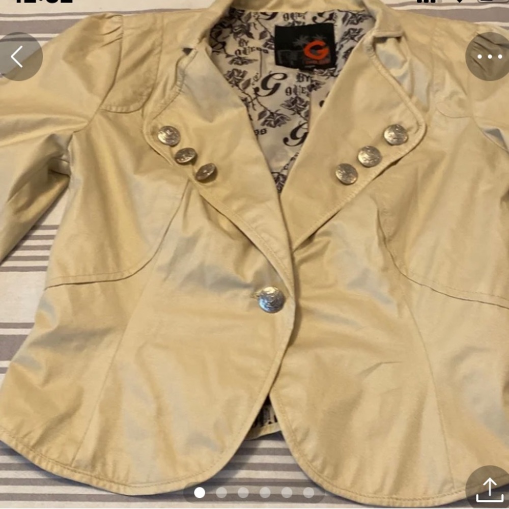 Blazer in good condition size S. G- by Guess